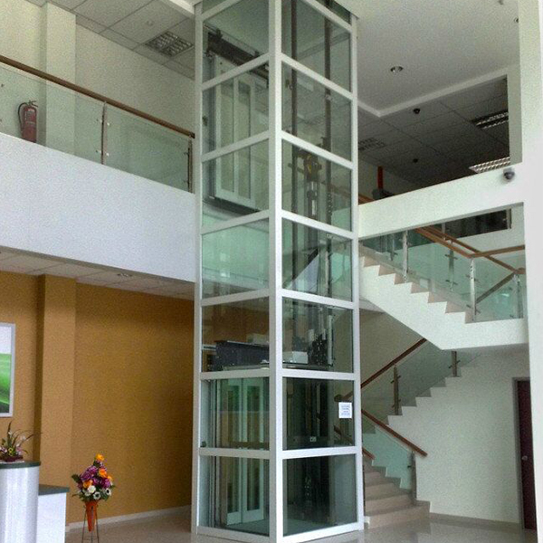 Villa de 2 plantas con ascensor